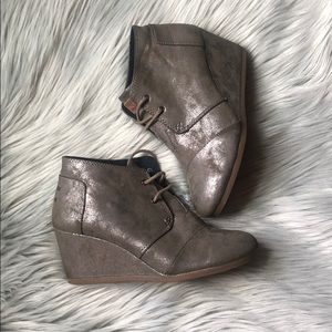 TOMS Women's Desert Wedge